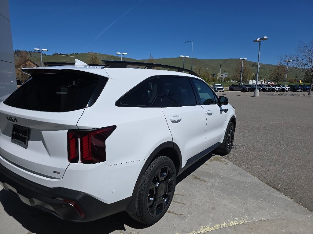 Used 2025 Kia Sorento SX AWD/4WD image 6