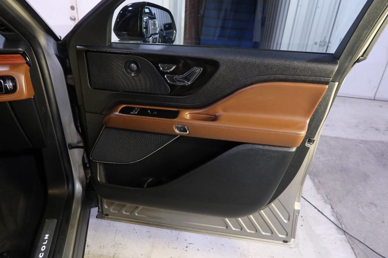 Used 2023 Lincoln Aviator Reserve w/ Equipment Group 201A image 32