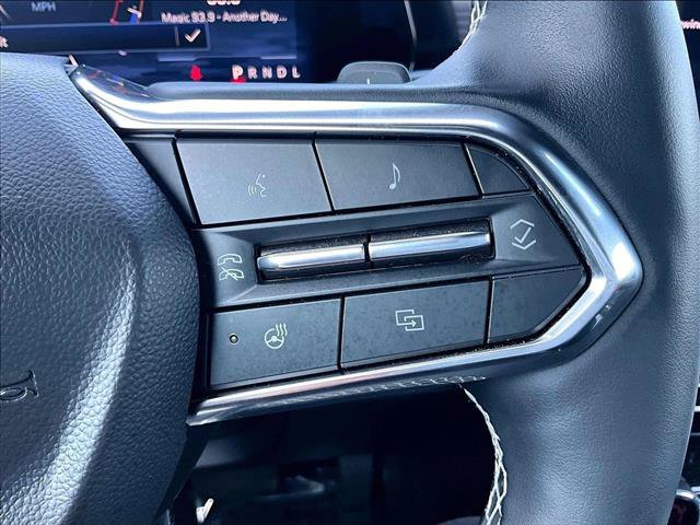 Used 2026 Chevrolet Traverse LT FWD image 21