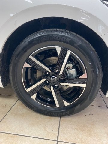 Used 2025 Nissan Sentra SV FWD image 28