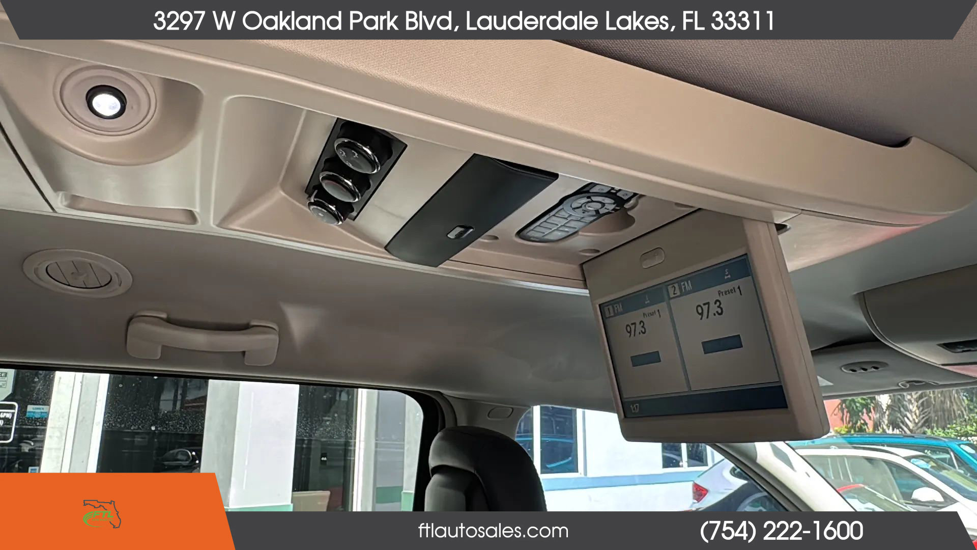 Used 2013 Chrysler Town & Country Touring image 33
