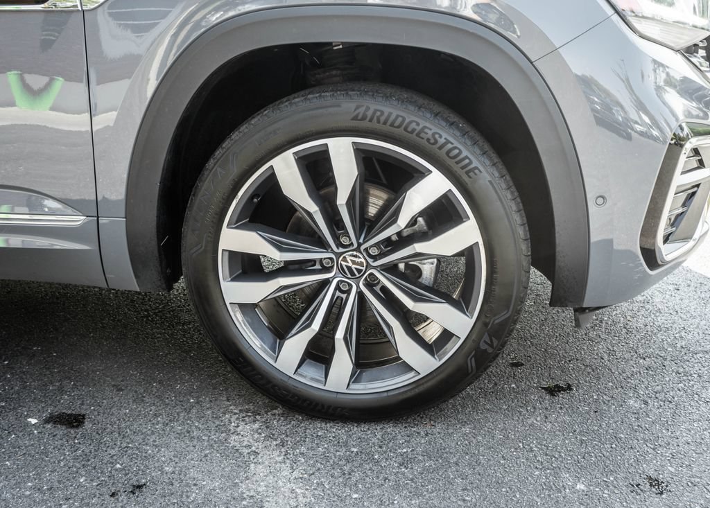 Used 2021 Volkswagen Atlas Cross Sport SEL Premium R-Line AWD/4WD image 4