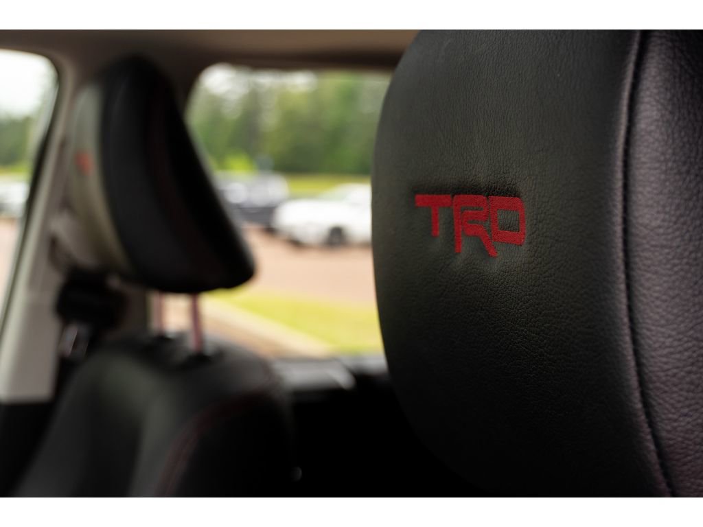 Used 2021 Toyota 4Runner Venture w/ Moonroof Package AWD/4WD image 14
