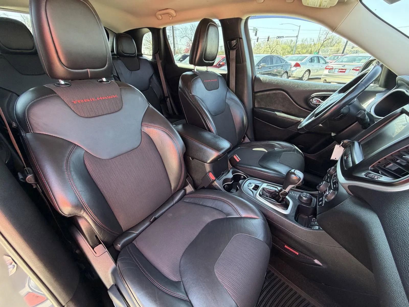 Used 2015 Jeep Cherokee Trailhawk w/ Cold Weather Group image 15