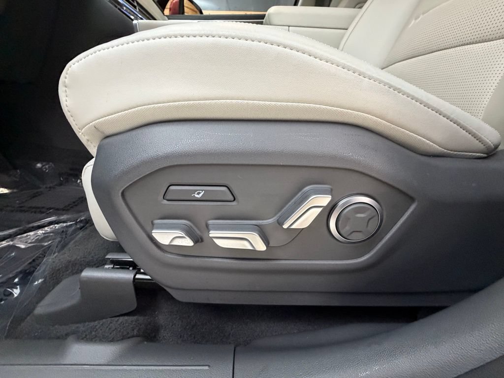 Used 2025 Hyundai Santa Fe Calligraphy AWD/4WD image 25