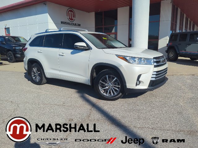 Used 2018 Toyota Highlander XLE AWD/4WD image 1