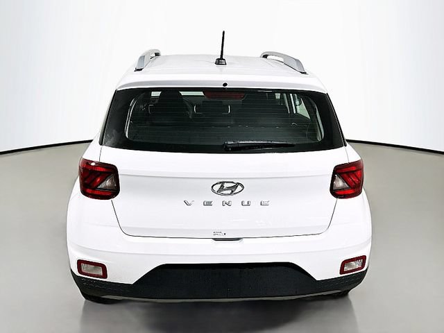 Used 2026 Hyundai Venue SEL FWD image 5