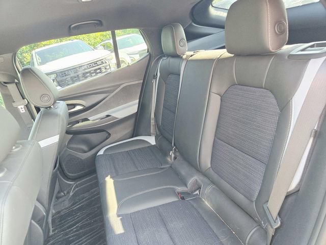 Used 2025 Buick Envista Preferred w/ Convenience II Package FWD image 9