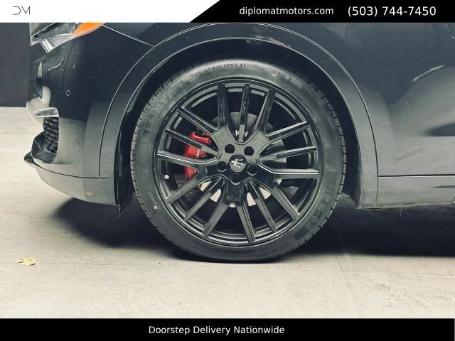 Used 2022 Maserati Levante GT AWD/4WD image 41