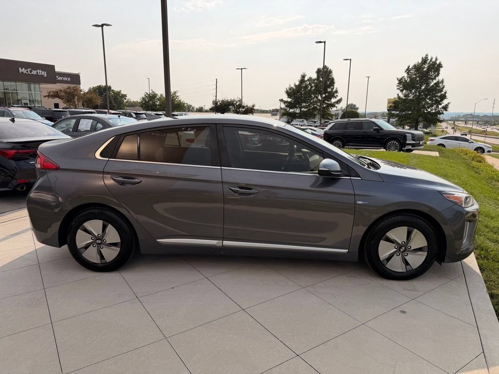Used 2020 Hyundai Ioniq SE FWD image 10