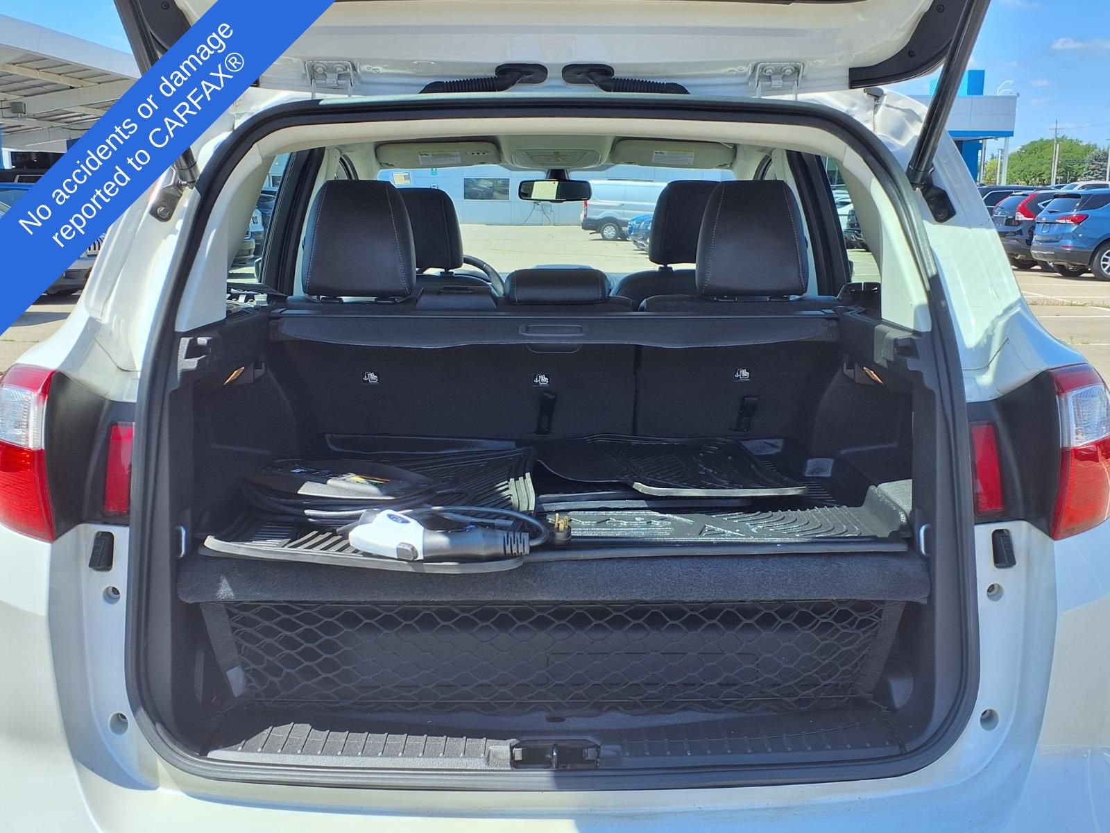 Used 2016 Ford C-MAX Energi SEL w/ Equipment Group 302A FWD image 12