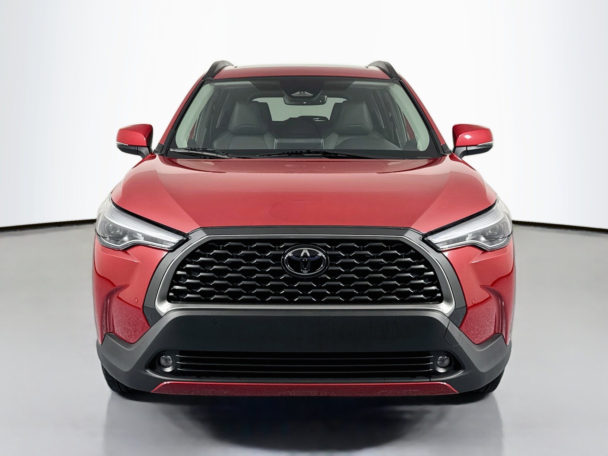 Used 2023 Toyota Corolla Cross XLE w/ Convenience Package FWD image 2