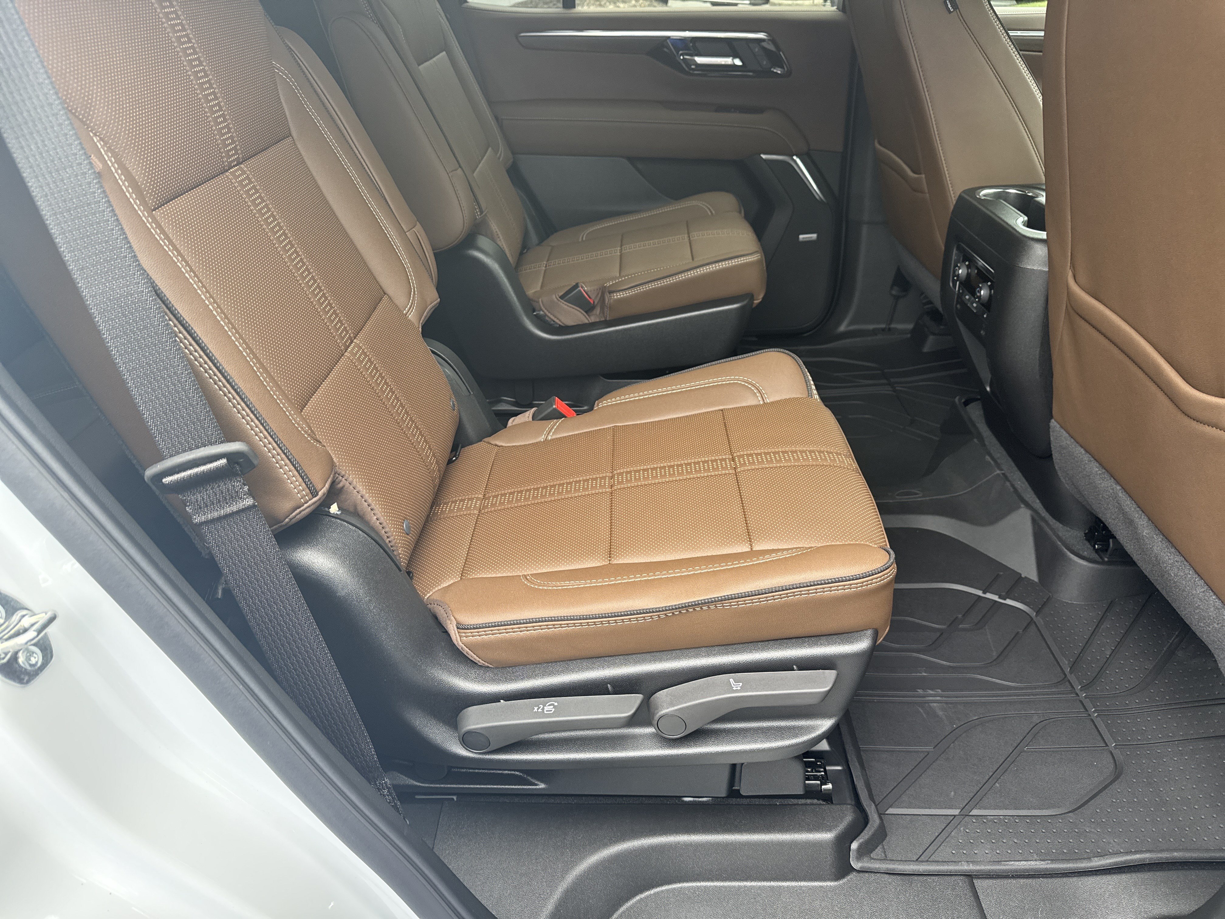 New 2026 Chevrolet Tahoe High Country w/ Sun And Tow Package AWD/4WD image 15