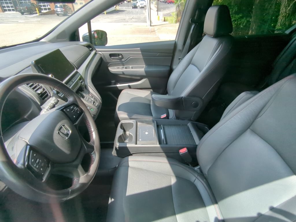 Used 2025 Honda Odyssey Sport-L image 13