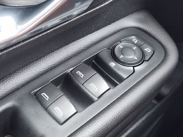 Used 2021 GMC Terrain SLE FWD image 22
