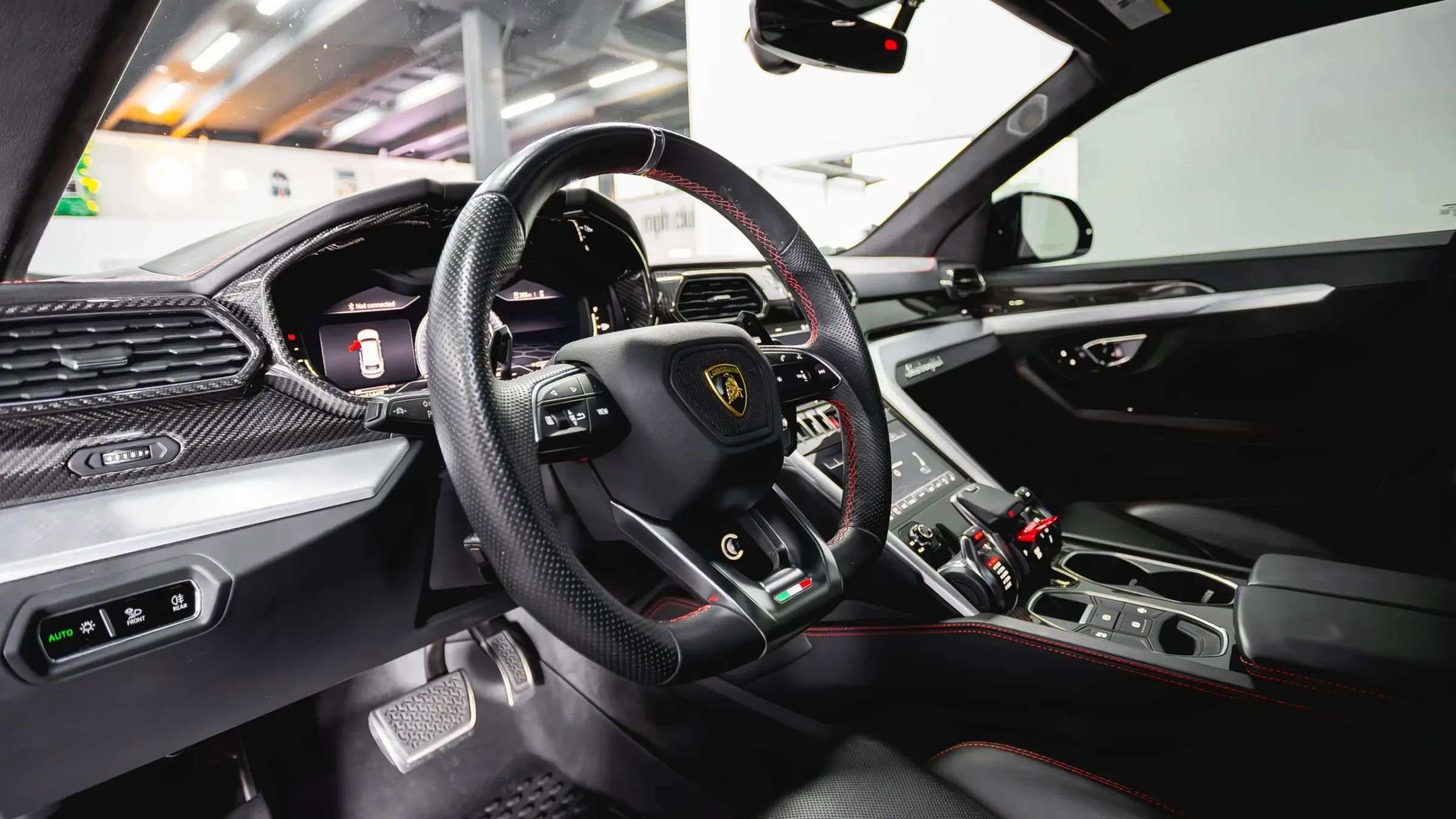 Used 2021 Lamborghini Urus image 39