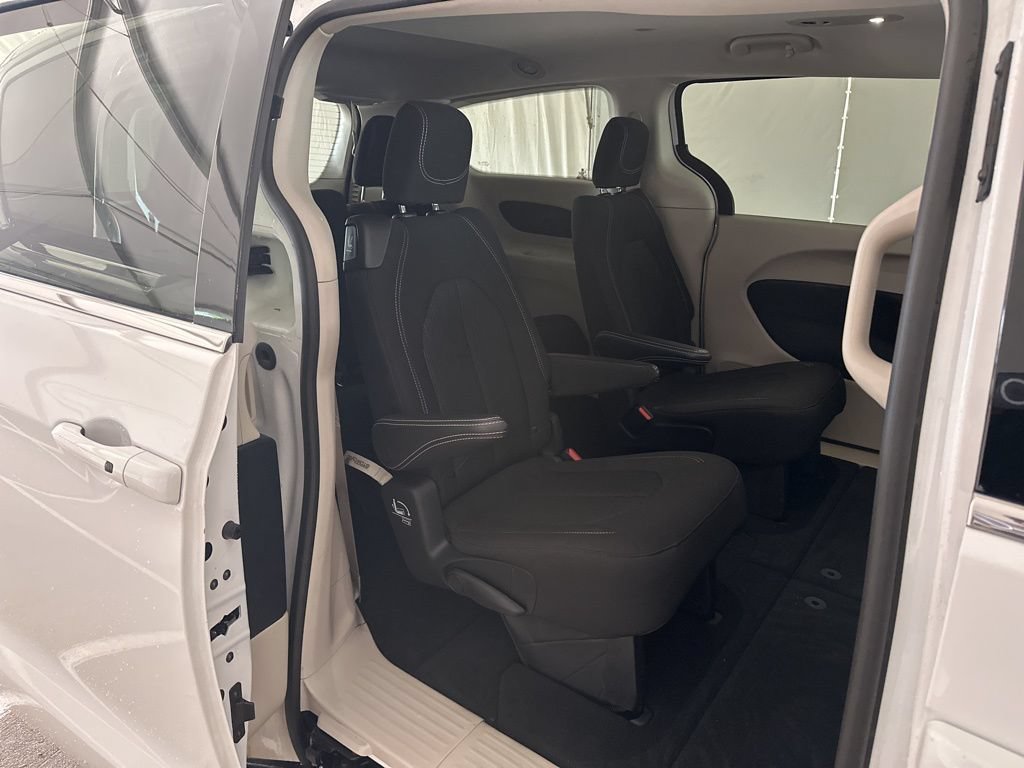 Used 2024 Chrysler Voyager LX FWD image 12