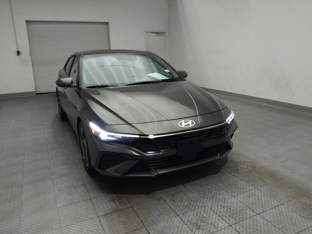 Used 2025 Hyundai Elantra SEL FWD image 14