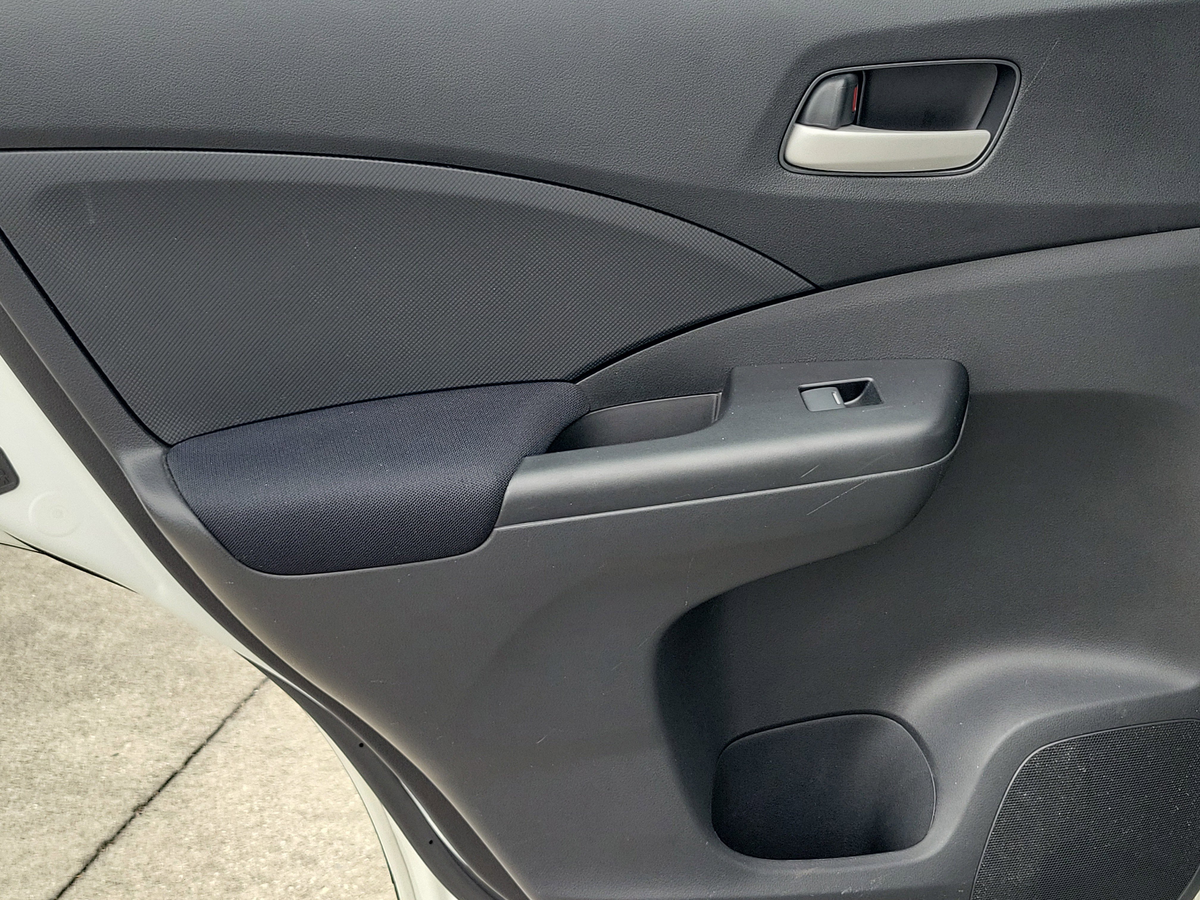 Used 2015 Honda CR-V LX image 12
