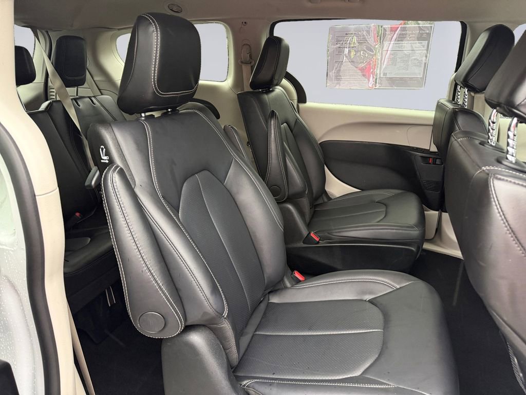 Certified 2024 Chrysler Pacifica Select image 21