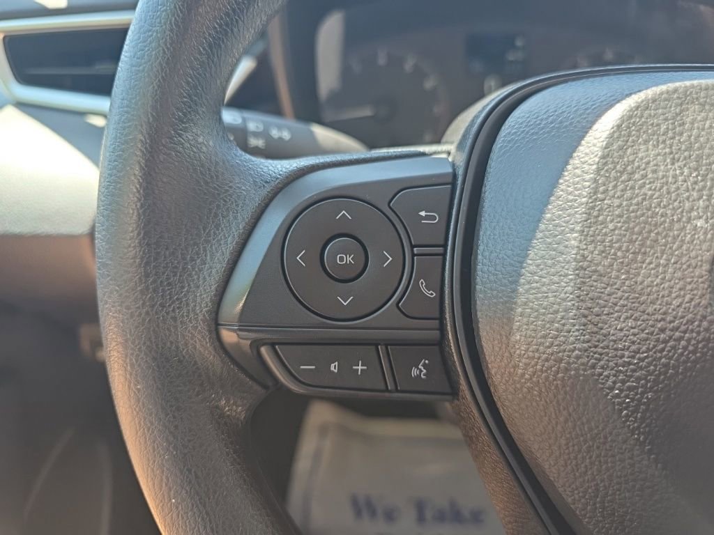 Used 2025 Toyota Corolla LE image 21