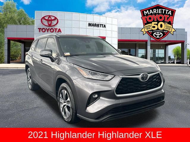 Certified 2021 Toyota Highlander XLE FWD image 1