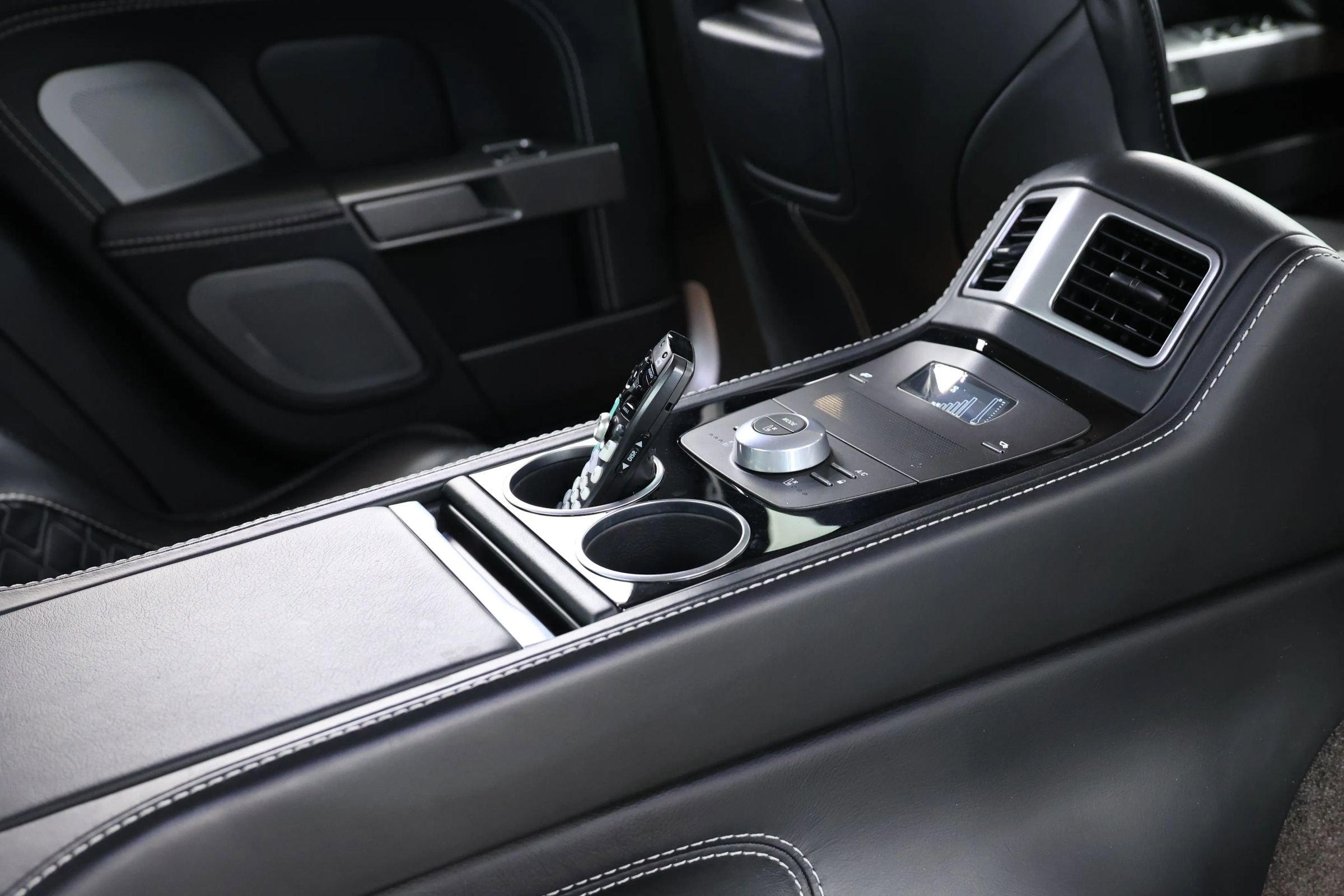 Used 2015 Aston Martin Rapide S image 70