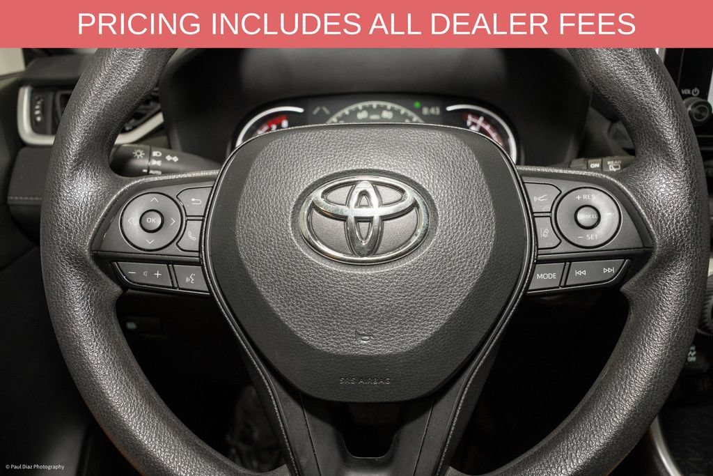 Used 2025 Toyota RAV4 XLE FWD image 17