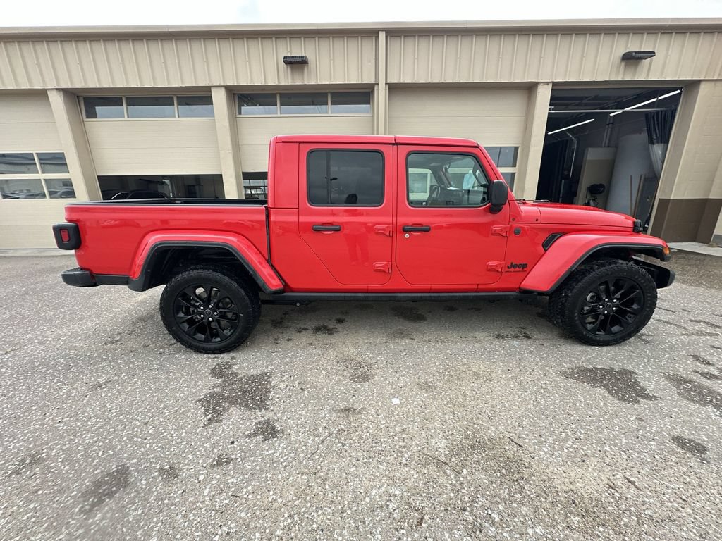Used 2025 Jeep Gladiator Sport AWD/4WD image 15