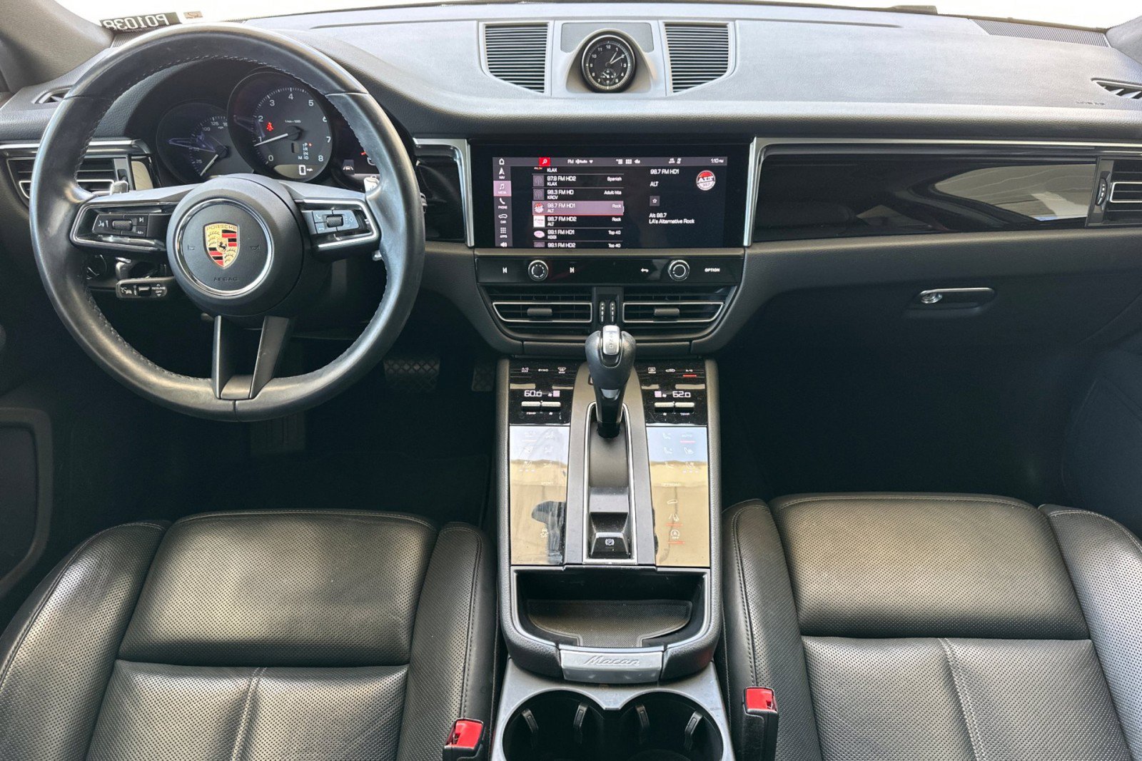 Certified 2023 Porsche Macan AWD/4WD image 6