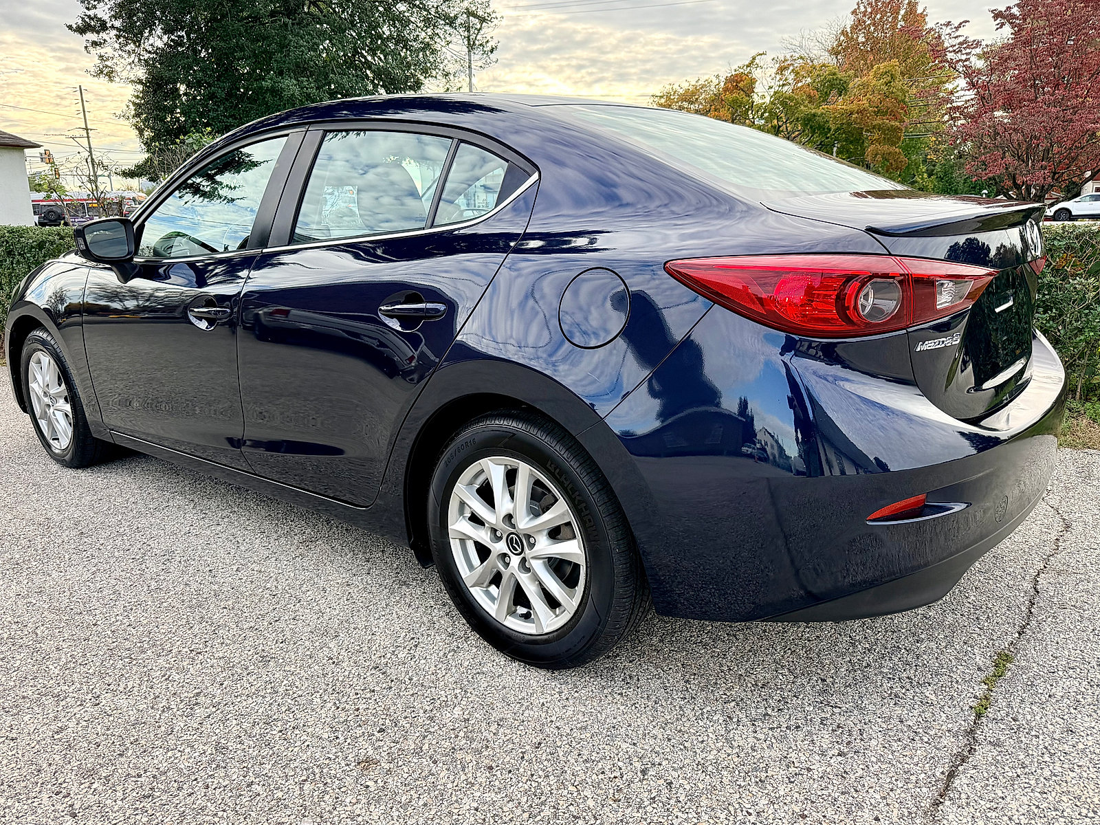 Used 2015 MAZDA MAZDA3 i Touring FWD image 5