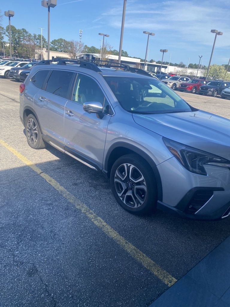 Used 2023 Subaru Ascent Touring image 2