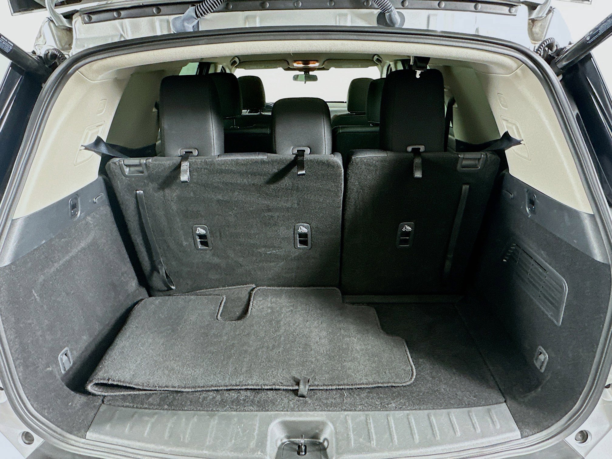 Used 2025 Nissan Pathfinder SV image 29