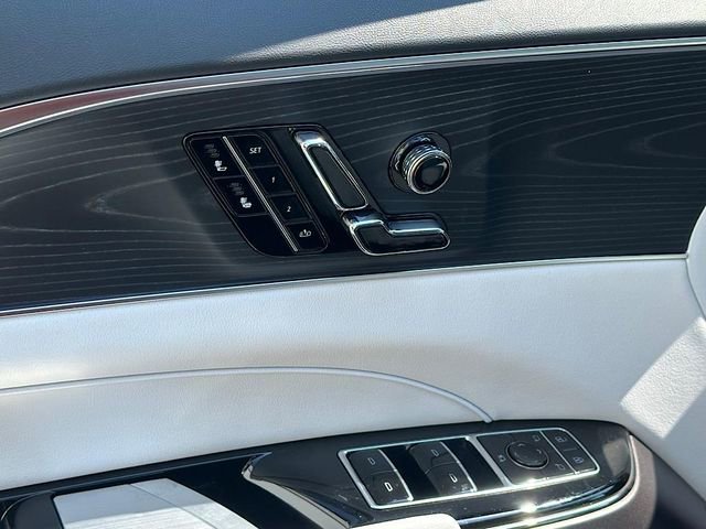 New 2025 Cadillac Lyriq Luxury image 11