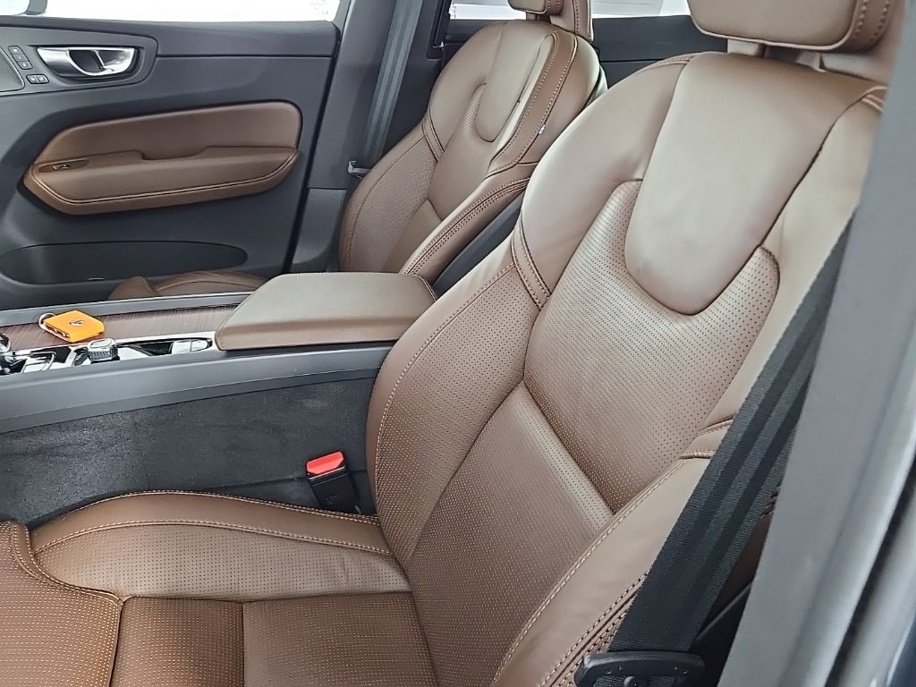 Certified 2024 Volvo XC60 T8 Ultimate image 19