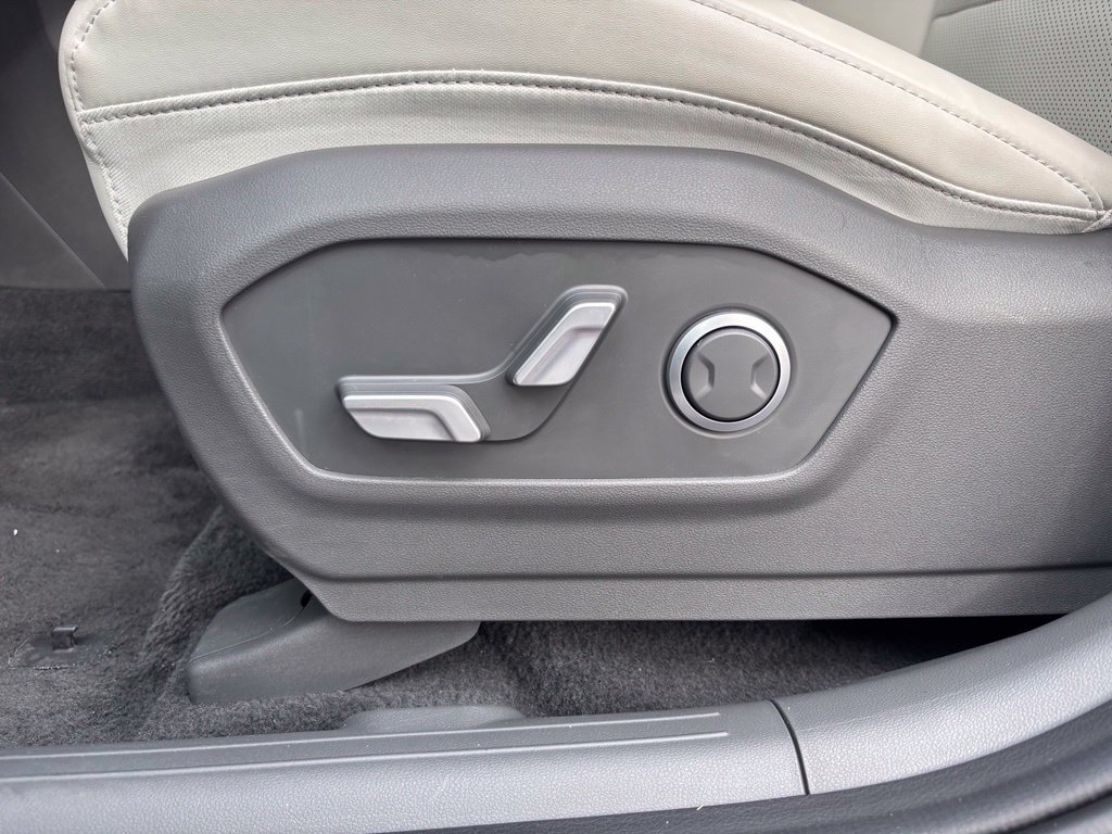 Used 2026 Hyundai Santa Fe SEL AWD/4WD image 16