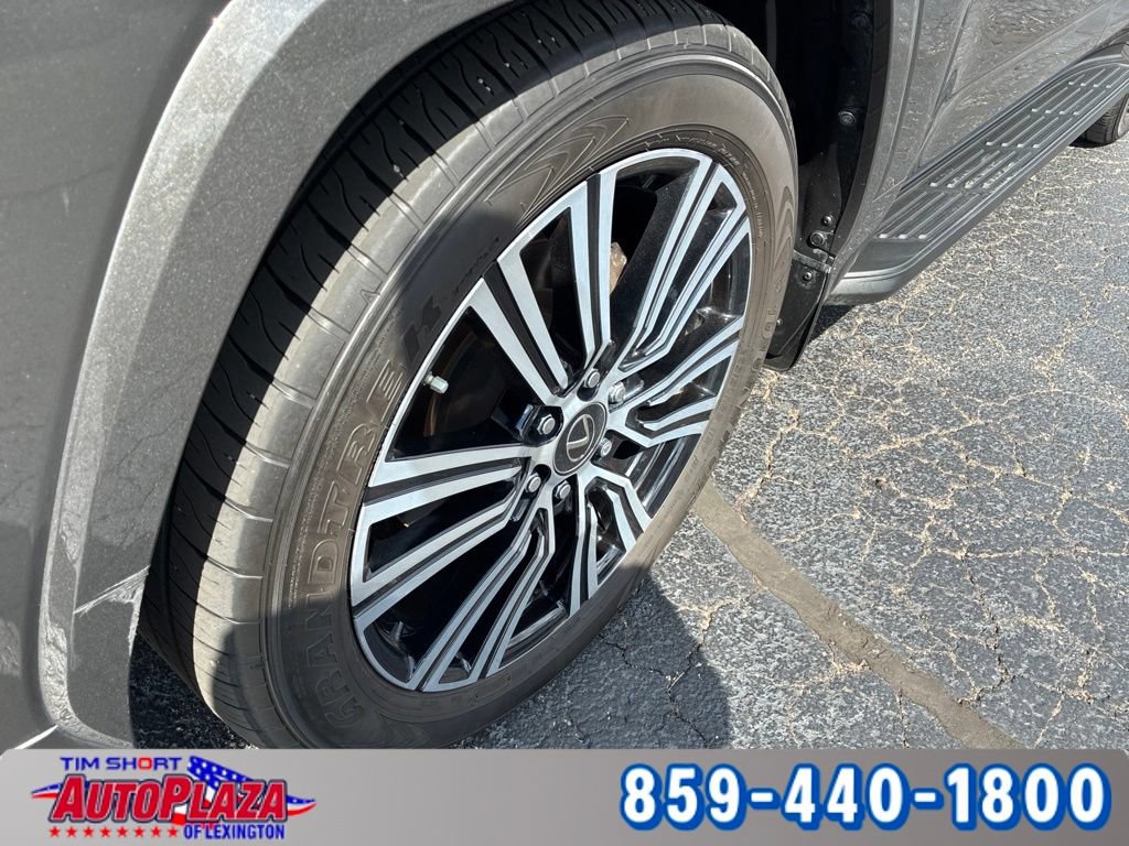 Used 2023 Lexus LX 600 4WD w/ Appearance Package image 9