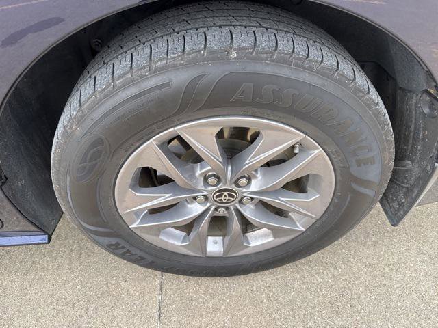 Certified 2023 Toyota Sienna XLE image 7