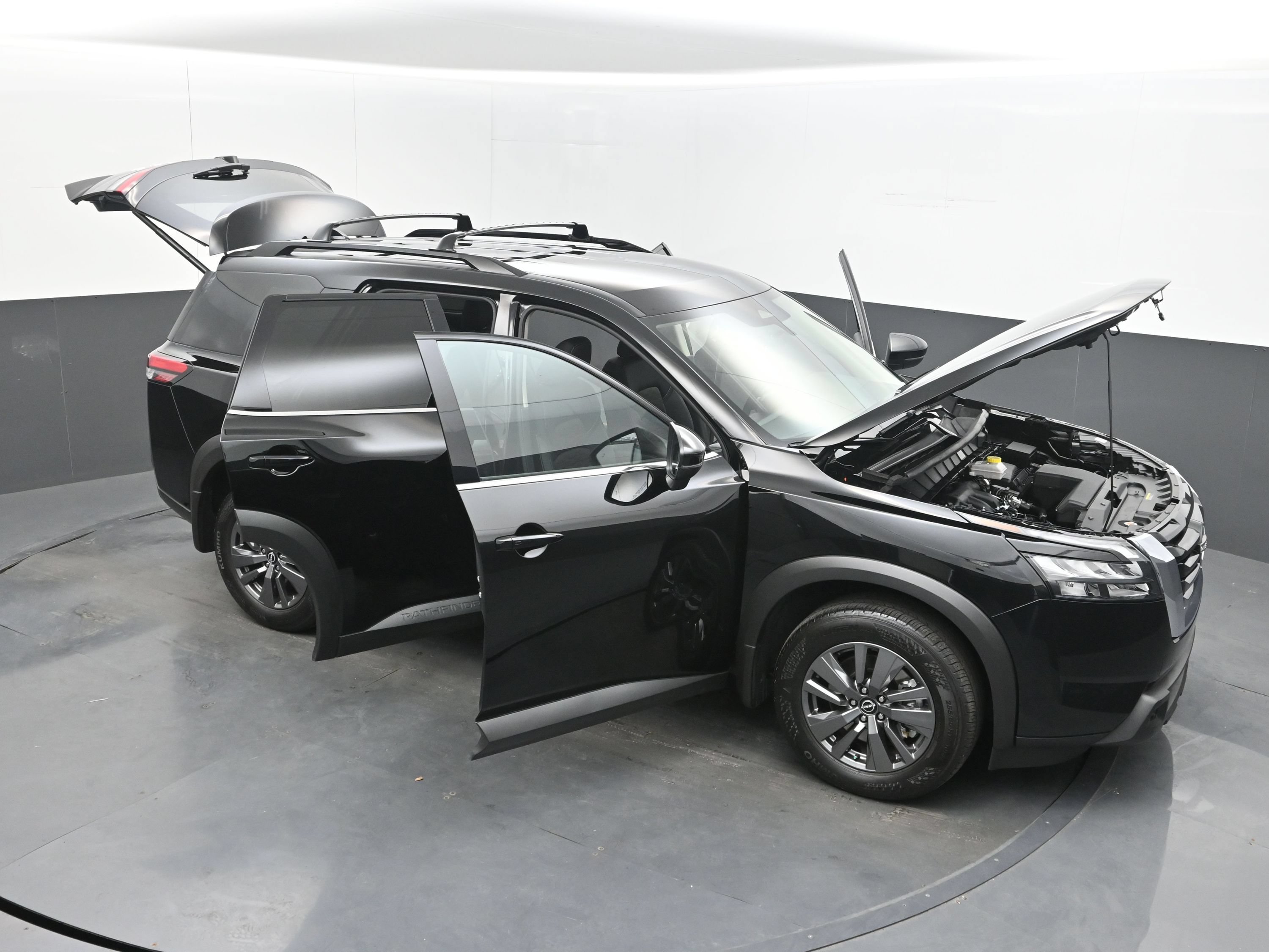 Used 2025 Nissan Pathfinder SV FWD image 38