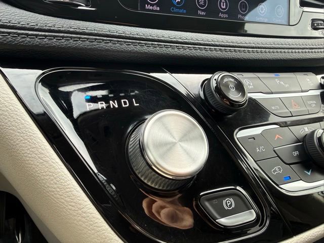 Used 2020 Chrysler Pacifica Limited image 24