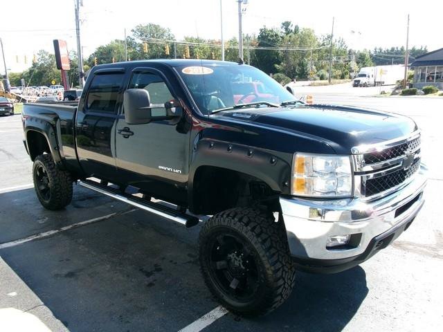 Used 2014 Chevrolet Silverado 2500 LTZ w/ Suspension Package, Off-Road AWD/4WD image 5