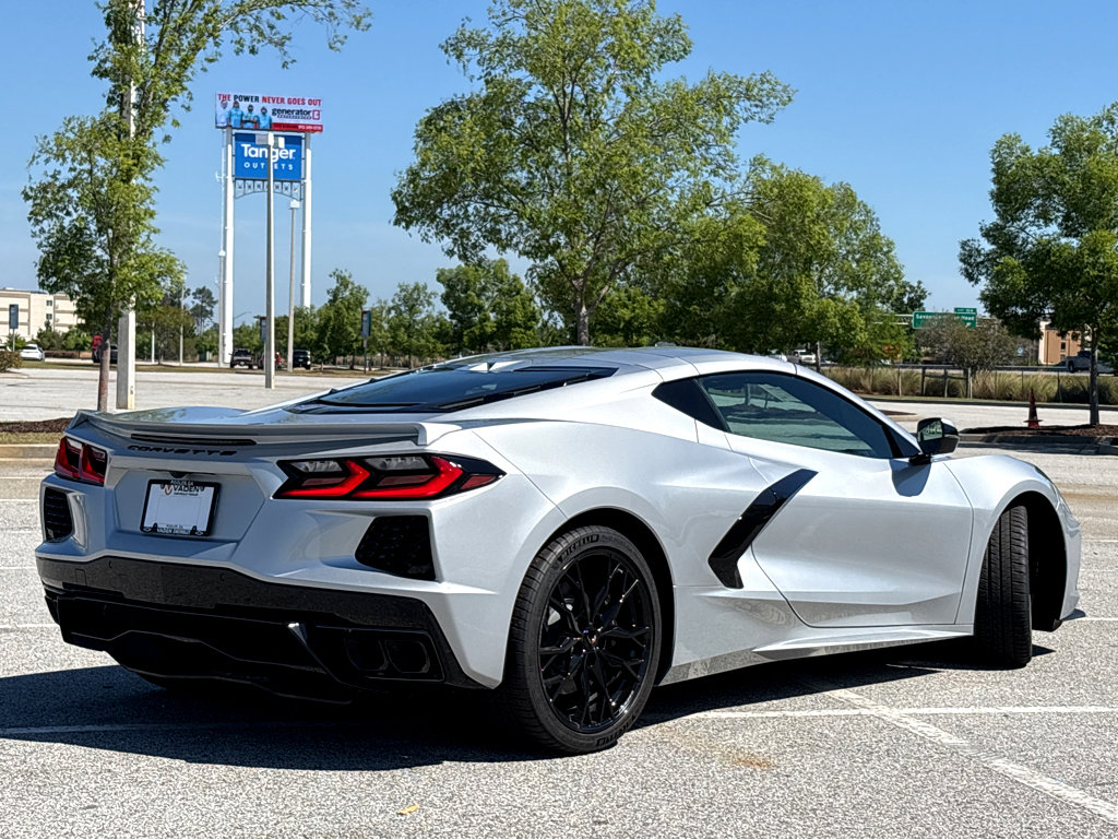 New 2026 Chevrolet Corvette Stingray Coupe w/ Battery Protection Package RWD image 19
