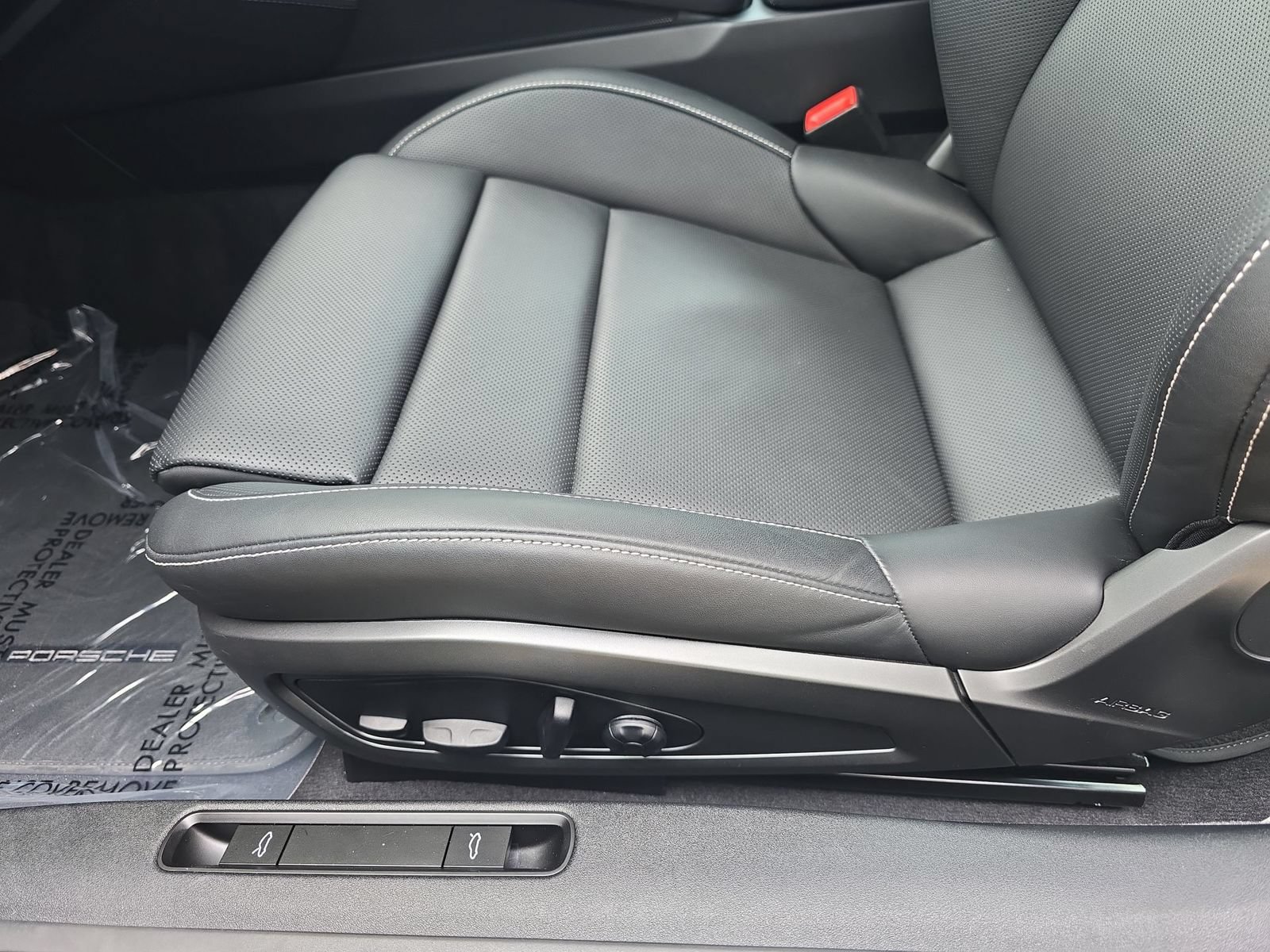 Certified 2024 Porsche 911 Carrera 4 AWD/4WD image 25