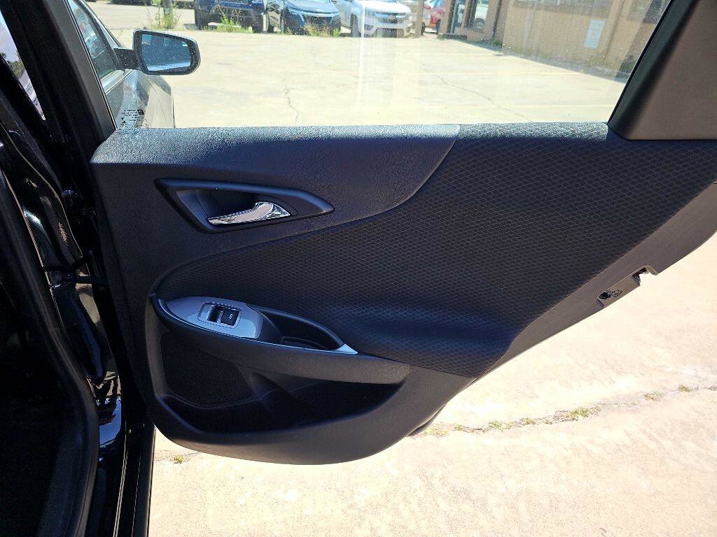 Used 2025 Chevrolet Malibu LT image 14