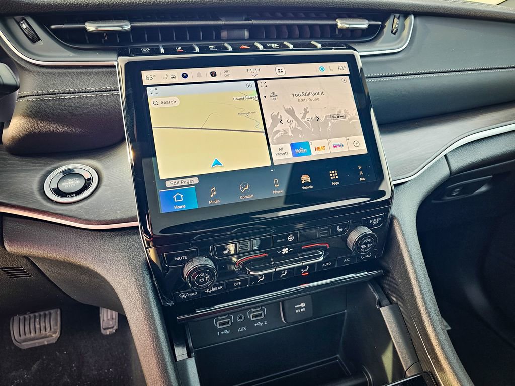 New 2025 Jeep Grand Cherokee L Limited w/ Black Appearance Package image 23