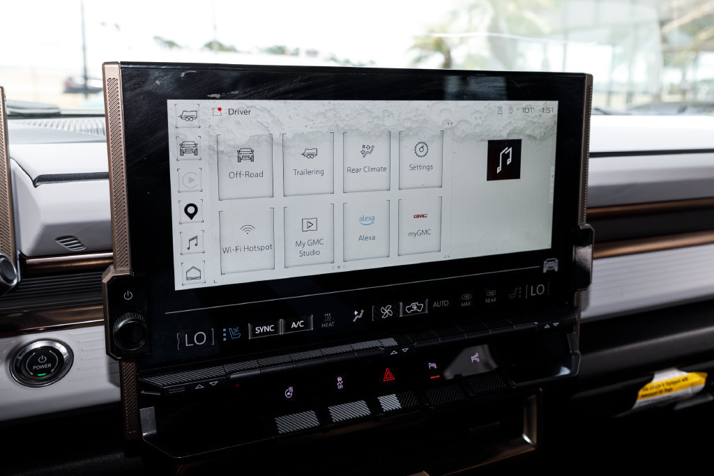 Used 2025 GMC Hummer EV 2X AWD/4WD image 35