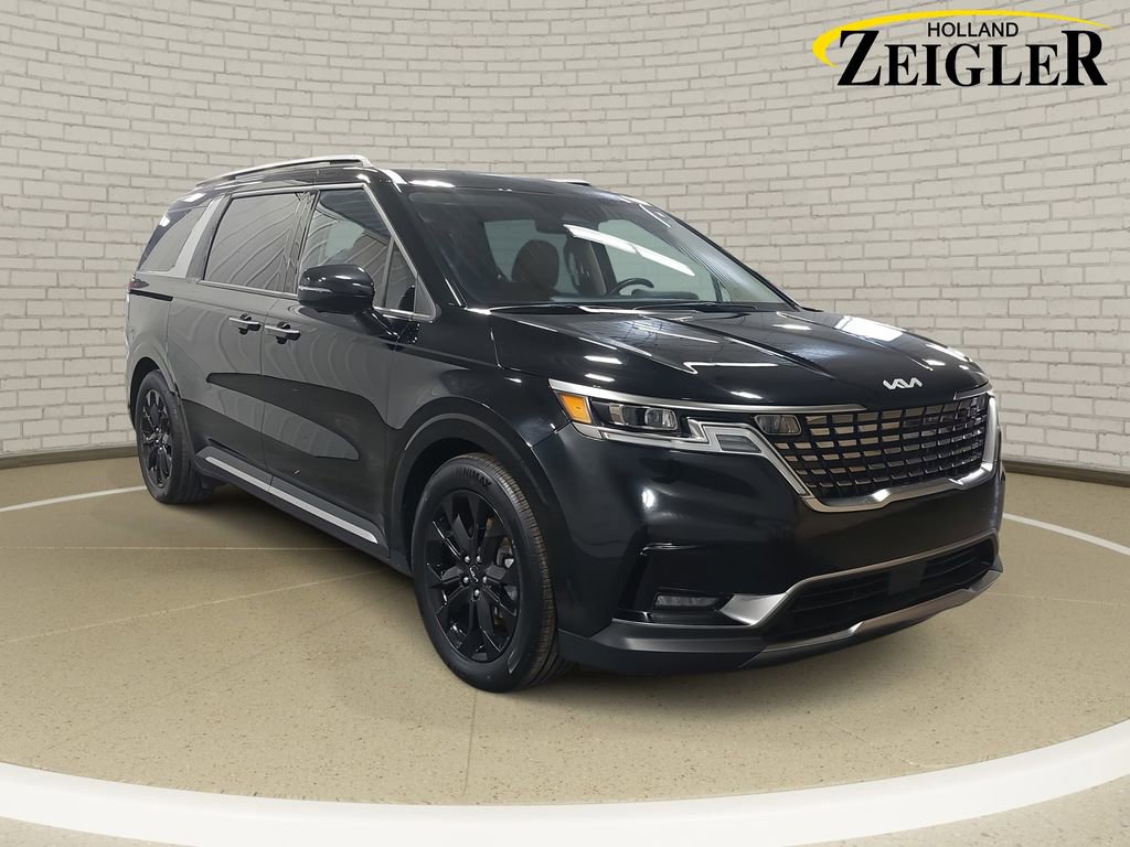 Used 2024 Kia Carnival SX Prestige image 3