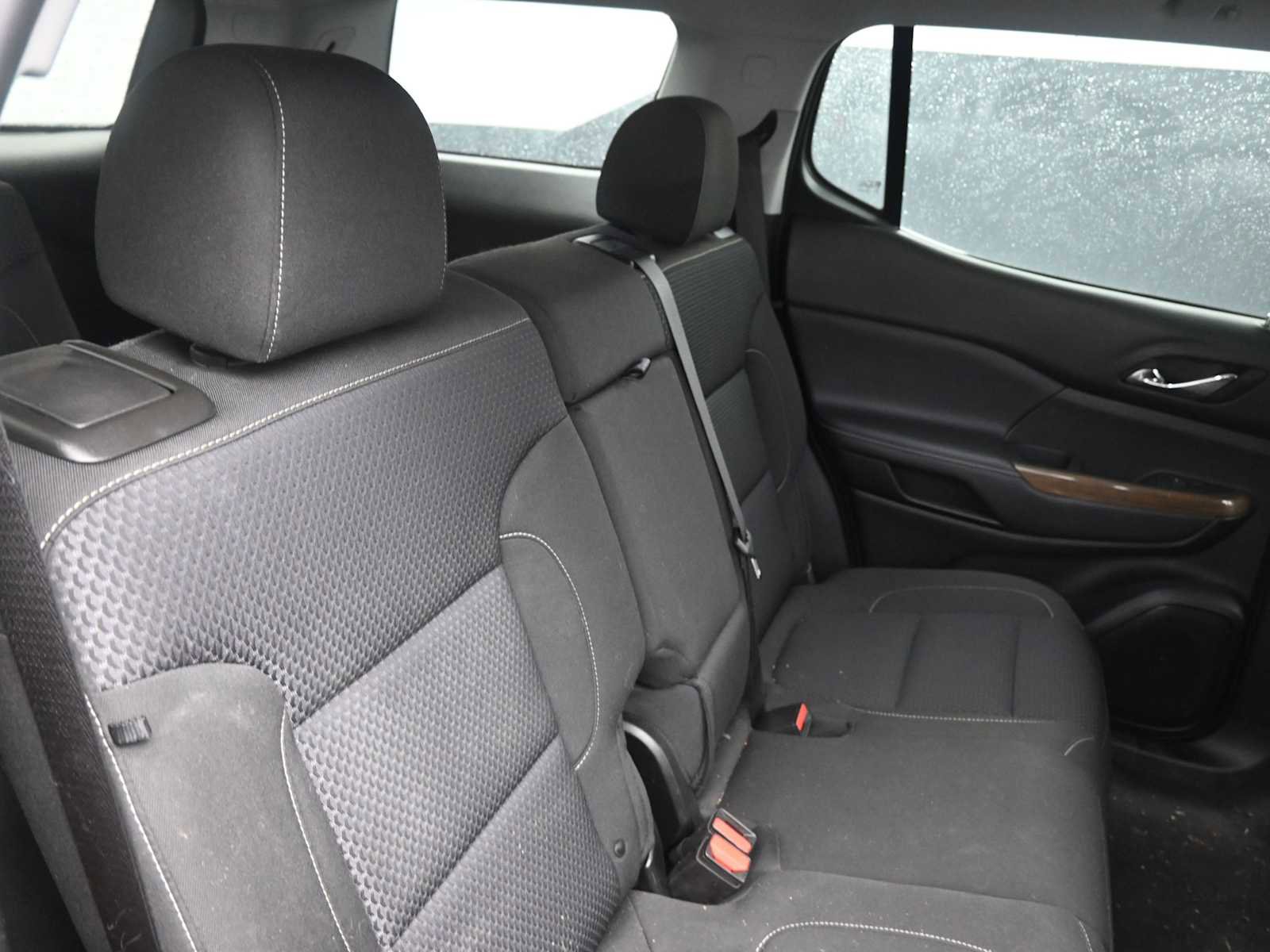 Used 2023 GMC Acadia SLE image 28