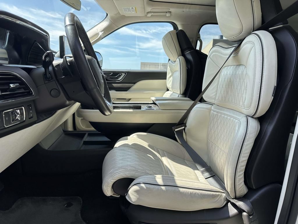 Used 2022 Lincoln Navigator L Black Label AWD/4WD image 7