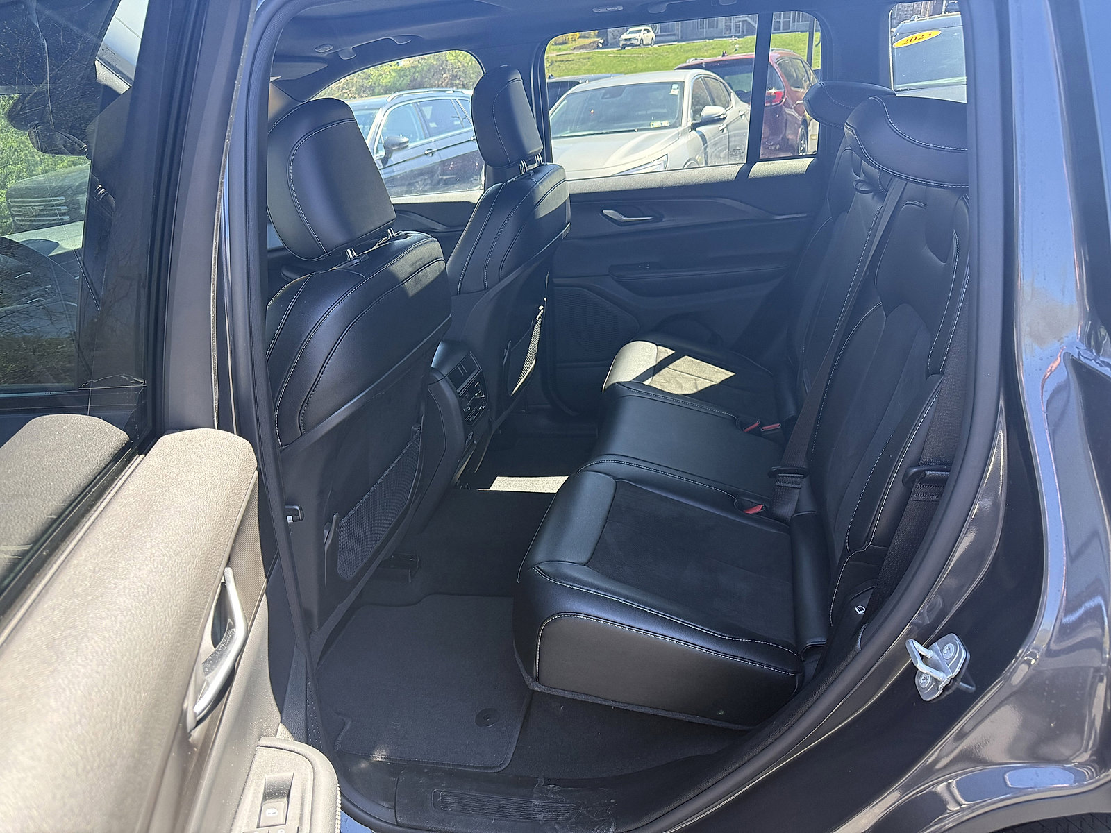 Certified 2023 Jeep Grand Cherokee Altitude image 13